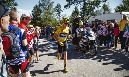 Chris Froome runs up Mont Ventoux