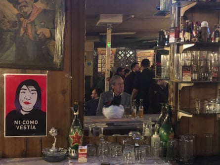 Eugenio’s Bar, in Calle Ramon Corona, which Isabel left minutes before she was executed. At the bar sits Carlo, who remembers Isabel: “If the Devil had told me someone would pull a trigger against her, I’d have called him a liar”.