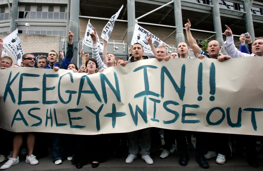 Newcastle-fans protesterte etter Kevin Keegans exit i september 2008.