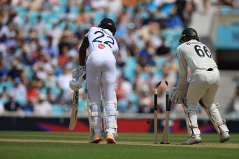 England Fast Bowler Jofra Archer (22)is bowled by New Zealand All-Rounder Matt Henry .