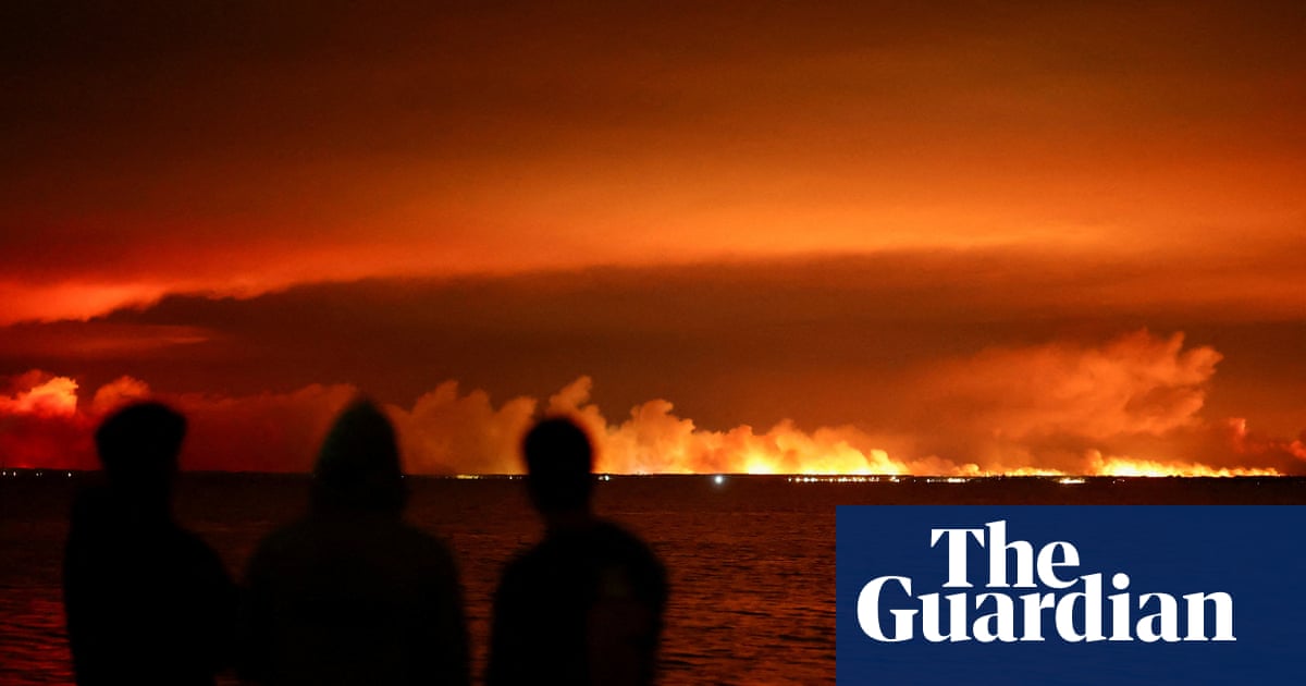 France orders total evacuation of Cap Ferret peninsula as wildfire spreads