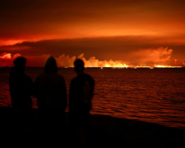 France orders total evacuation of Cap Ferret peninsula as wildfire spreads