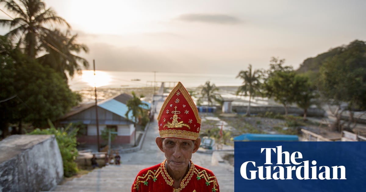 Living in Indonesia's marine protected areas - in pictures