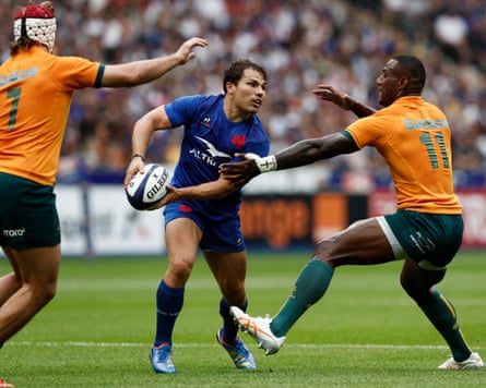 France's Antoine Dupont successful action pinch Australia's Suliasi Vunivalu
