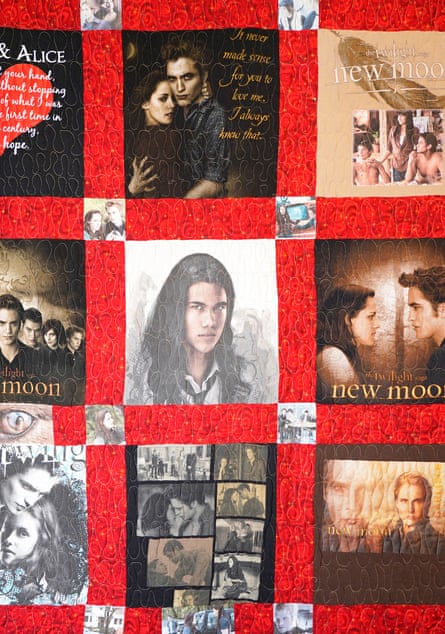 A fan-made Twilight quilt.