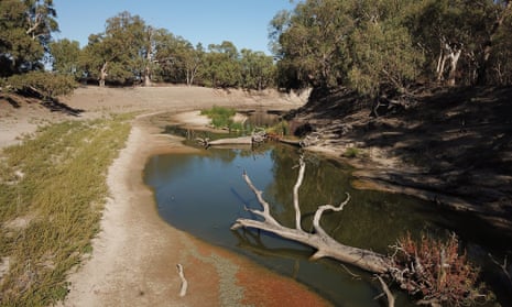 Diminishing water levels on the Darling River