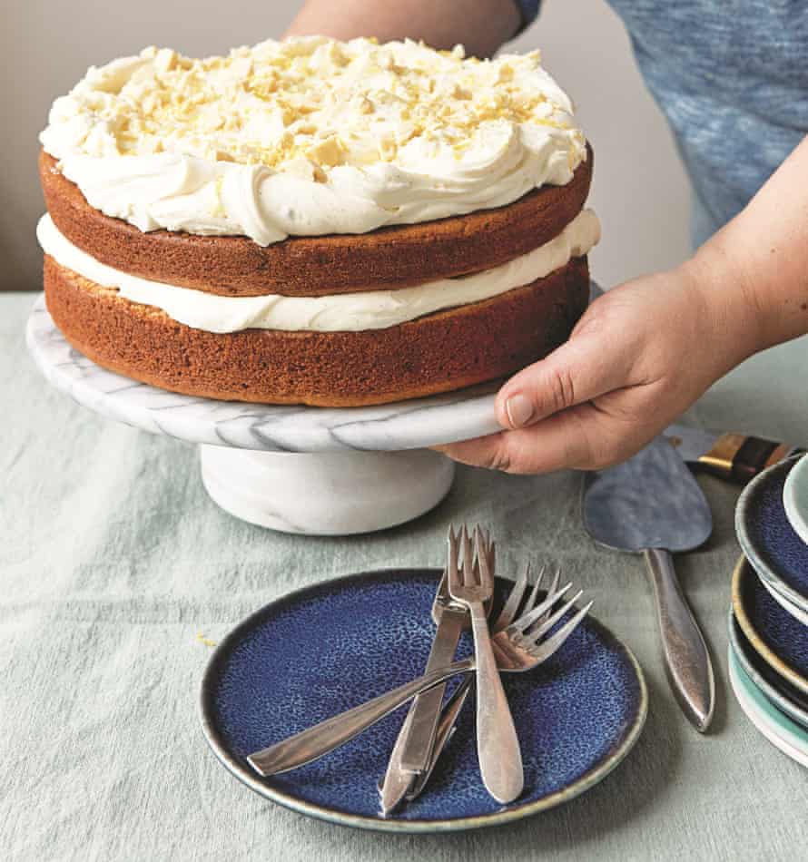Tahini cake with lemon and white chocolate.