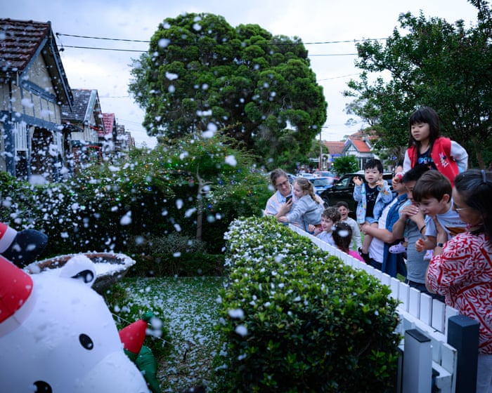 Christmas Day weather forecast: possible rain in eastern states but extreme heat in Western Australia