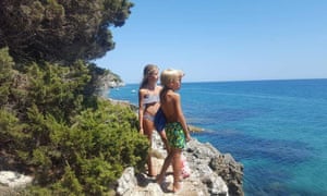 Trẻ em Federerica, Giulia và Francesco, tại Cape Circeo