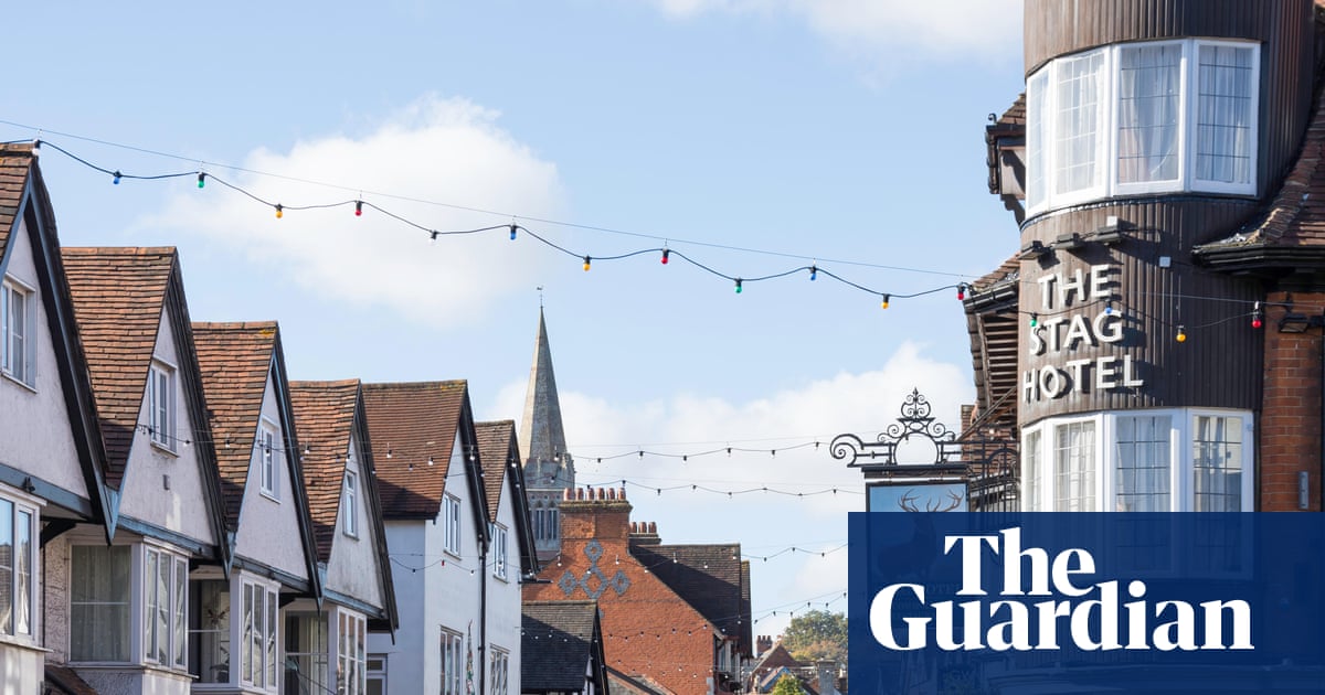 Properties in UK national parks command 24% premium, study finds