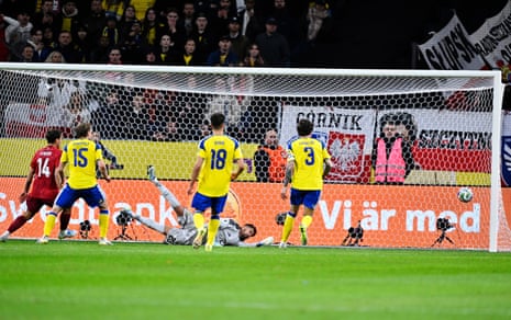 पोलैंड के लिए निकोला ज़ाल्वेस्की ने बराबरी की!