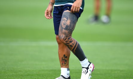 Lorenzo Insigne showing off his heavily tattooed left leg during an Italy training session in June 2021.