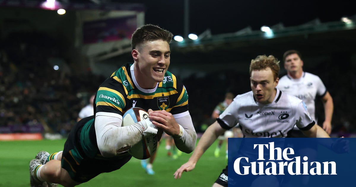 Tommy Freeman grabs four tries as Saints overwhelm Saracens in high-scoring thriller
