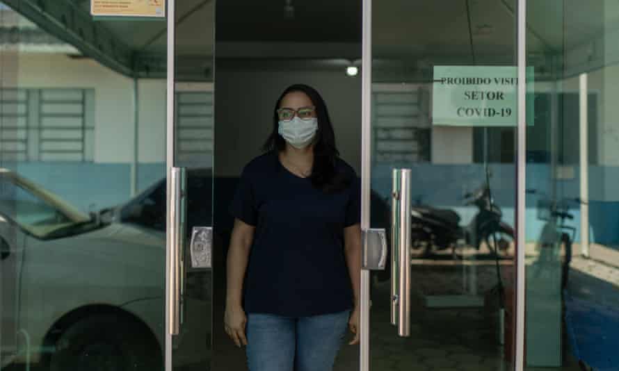 Lucineide Oliveira, a friend and colleague of Lenilda dos Santos at the hospital where they both battled against the Covid-19 pandemic.