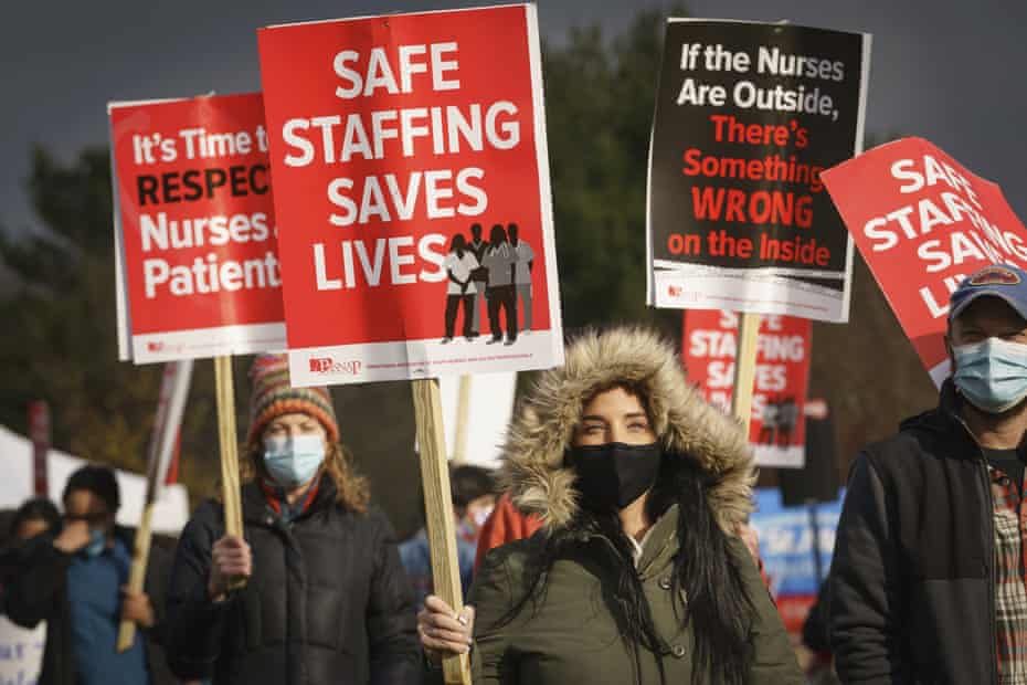 Nurses protest outside St Mary medical center in Langhorne, Pennsylvania, on 17 November. 