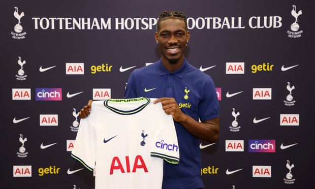 Tottenham completes signing the midfielder Yves Bissouma from Brighton.