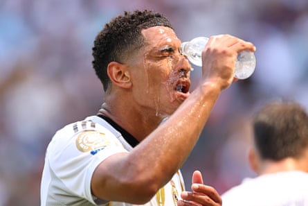 Jude Bellingham seeking hydration