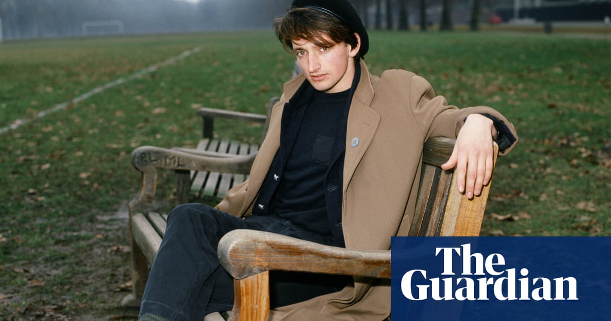 The Accidental Footballer by Pat Nevin review – a heroic outsider