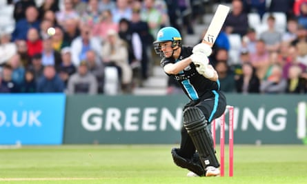 Josh Baker batting in a Twenty20 game for Worcestershire