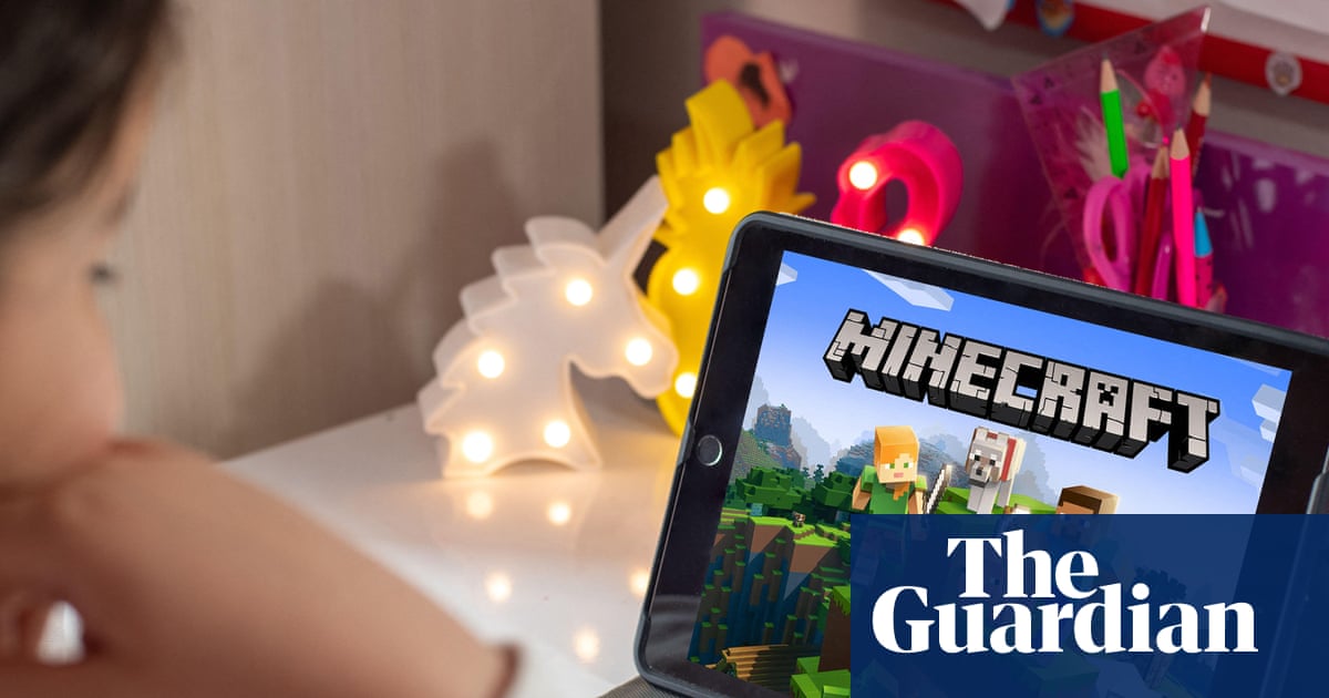 Minecoins, V-Bucks or Robux? How to give virtual cash to gamers