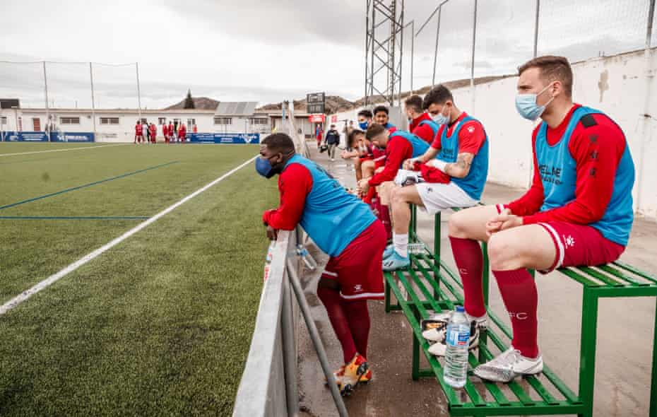 Royston Drenthe watches the game from the sidelines