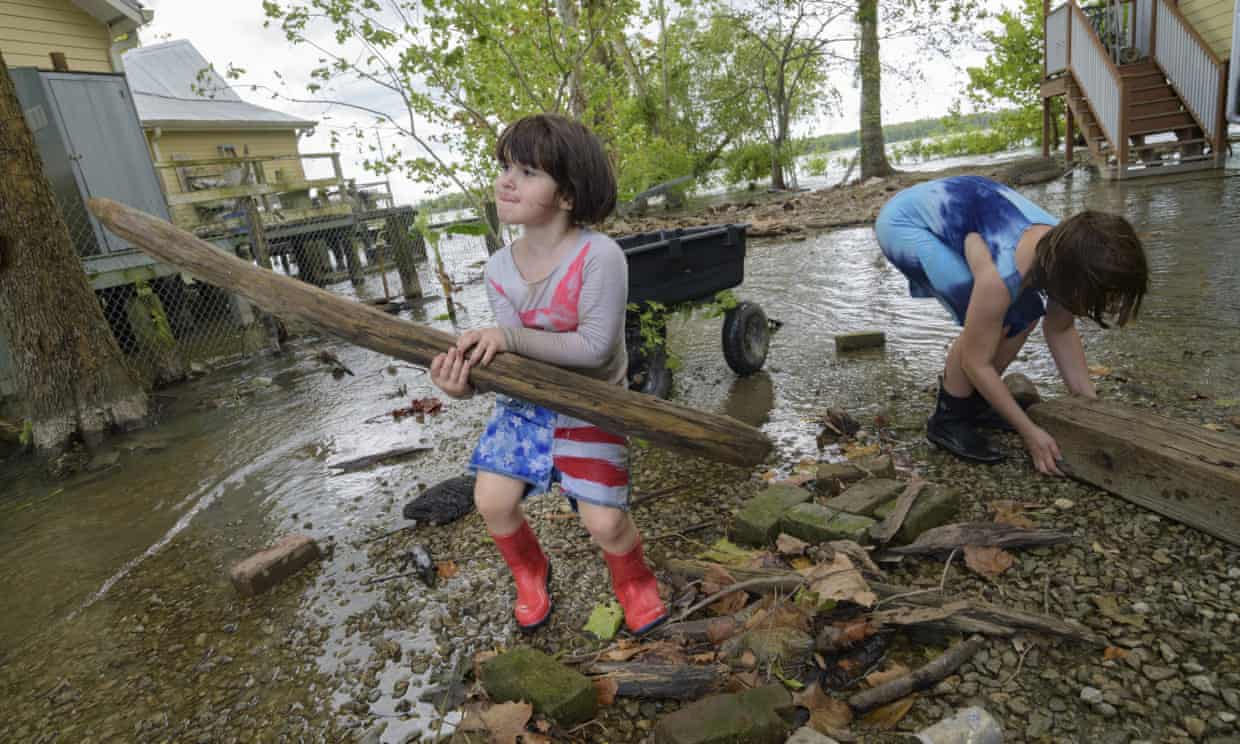 Louisiana braces for hurricane