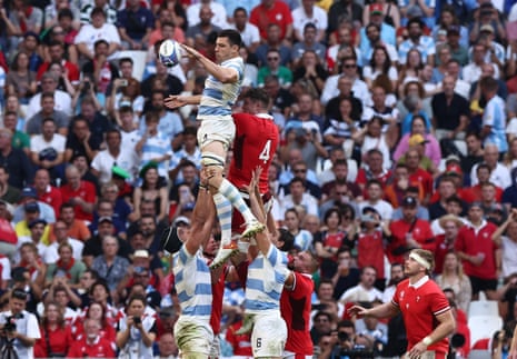 Guido Petti wins the ball in the lineout