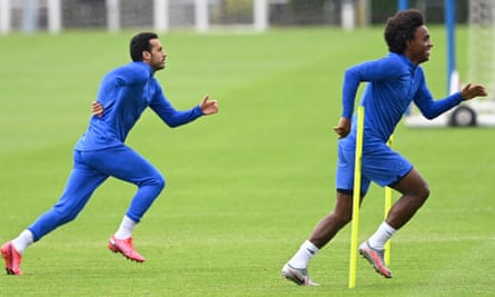 Willian And Pedro Agree Short Term Deals To Stay At Chelsea For Run In Chelsea The Guardian