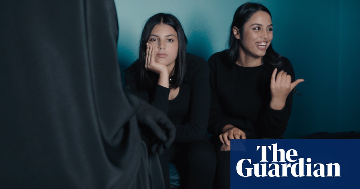 Тунизийският режисьор Каоутер Бен Хания създава уникален документален драматичен поглед