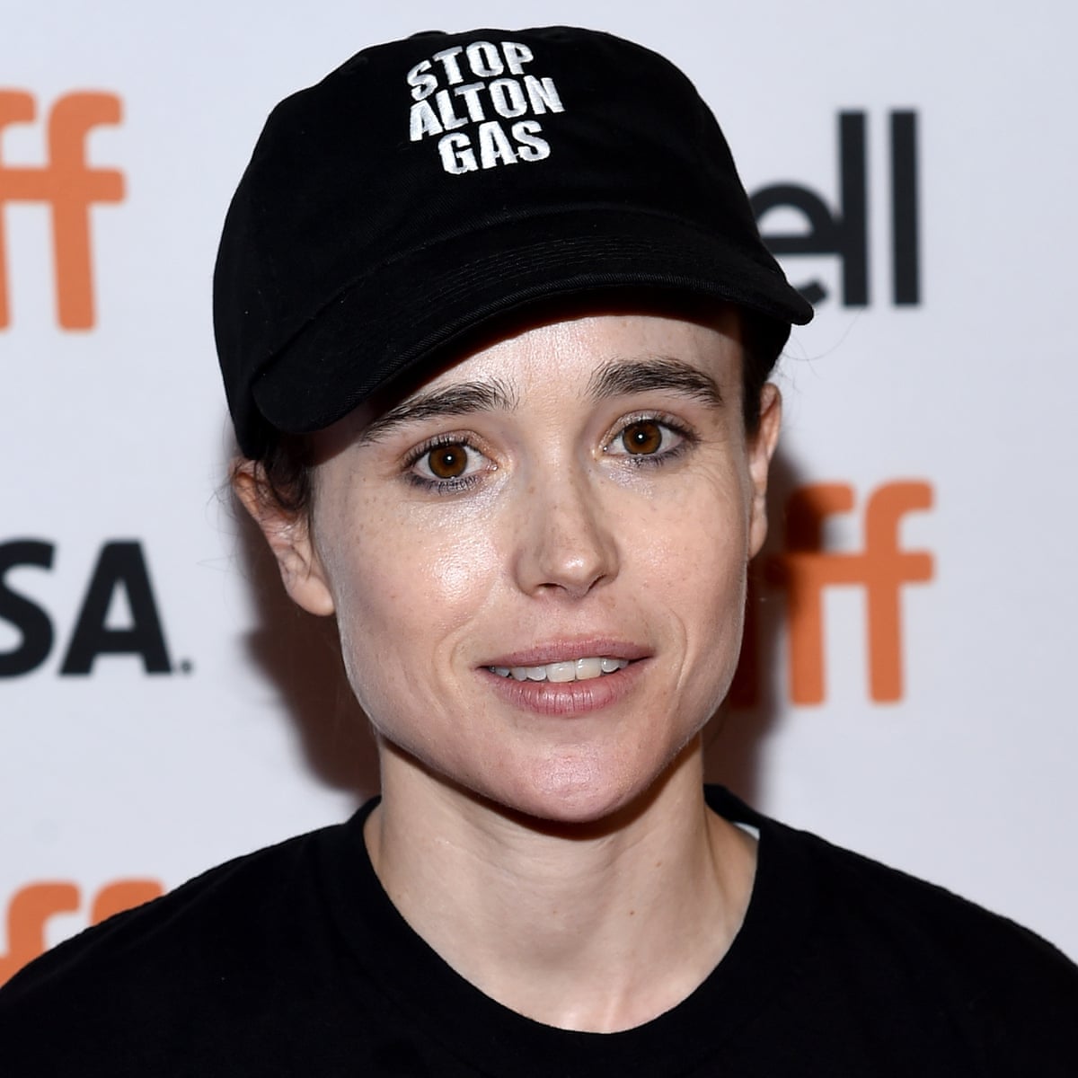 Elliot Page Star Of Juno And X Men Announces He Is Transgender Elliot Page The Guardian
