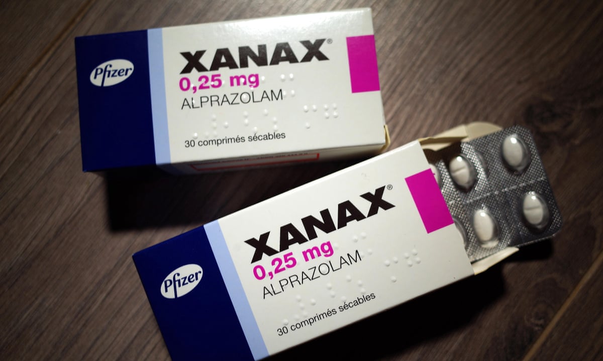 xanax pills and packaging image