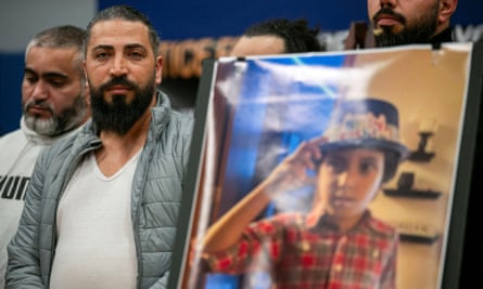 الزعماء الدينيون في شيكاغو يحثون على السلام بعد مقتل صبي مسلم يبلغ من العمر ست سنوات | إلينوي الزعماء الدينيون في شيكاغو يحثون على السلام بعد مقتل صبي مسلم يبلغ من العمر ست سنوات | إلينوي