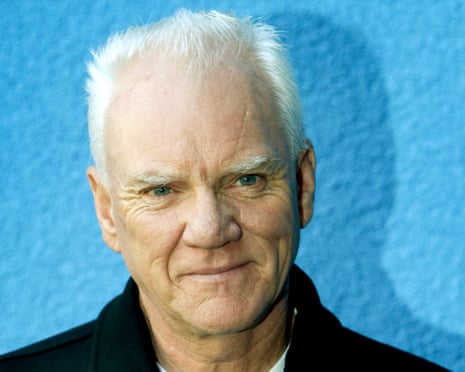 Actor Malcolm McDowell at the Edinburgh International Film Festival, He was promoting the film Friends of Lindsay Anderson, Edinburgh Scotland, UK 22 nd August 2004 COPYRIGHT PHOTO BY MURDO MACLEOD All Rights Reserved Tel + 44 131 669 9659 Mobile +44 7831 504 531 Email: m@murdophoto.com STANDARD TERMS AND CONDITIONS APPLY see for details: www.murdophoto.com No syndication, no redistrubution, repro fees apply.
