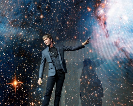 Brian Cox during his live tour in 2017.