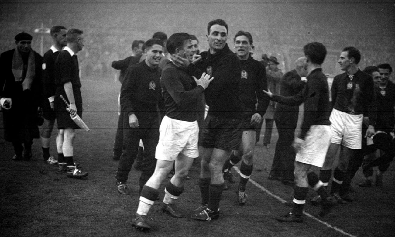 Goalkeeper Sandor Geller (right) embraces his captain, Ferenc Puskás, after Hungary had defeated England 6-3 at Wembley in 1953, part of 30-game unbeaten streak that would end in the 1954 World Cup final.