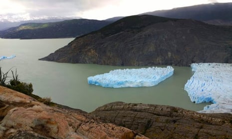 Picture released by Chile’s National Forest Corporation (CONAF) showing the Grey Glacier detachment.
