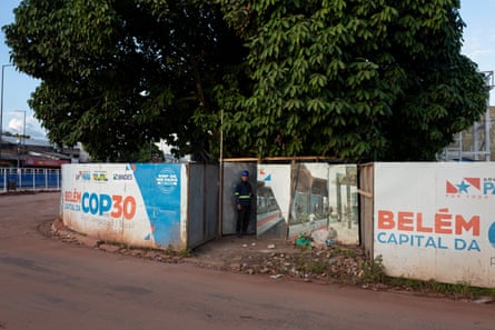 A construction site enclosed by COP30 panels