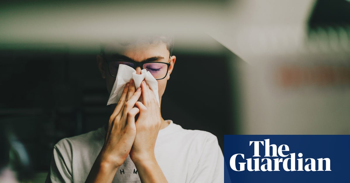 Pollen is everywhere. But do I have allergies or a cold?