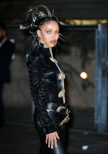 FKA Twigs in black outfit