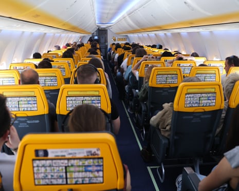 New Study Reveals How to Halve Aviation Emissions Without Cutting Journeys