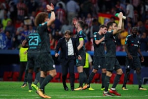 Chelsea manager Antonio Conte celebrates after the final whistle.