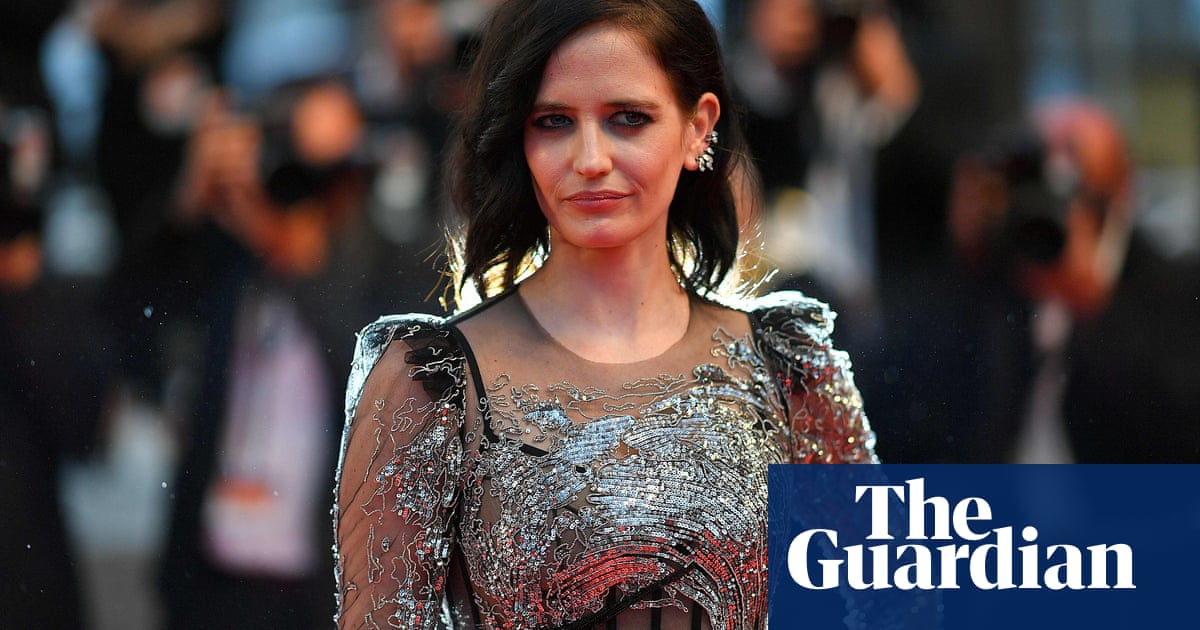 Cannes 2017 Day 11 Eva Green And Joaquin Phoenix On The Red Carpet In Pictures Film The Guardian