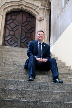 1. Ximo Puig on the patio stairs of the Valencia Regional Government Palace.