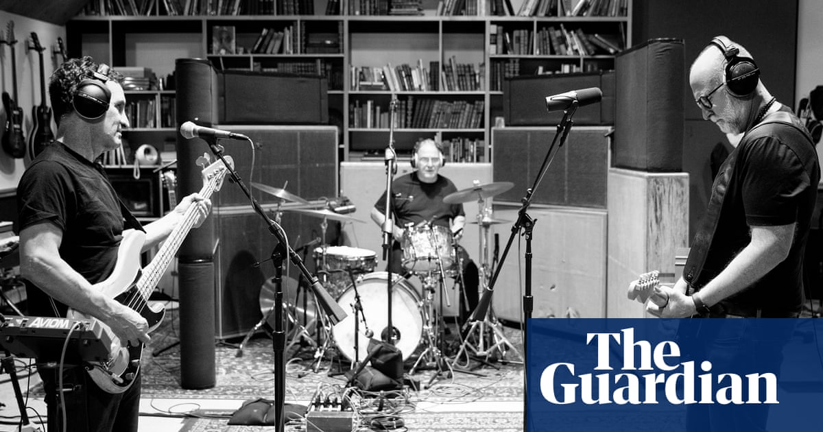 90s rock icon Bob Mould: ‘When Cobain died, I pulled the plug – there was nothing worth saving’