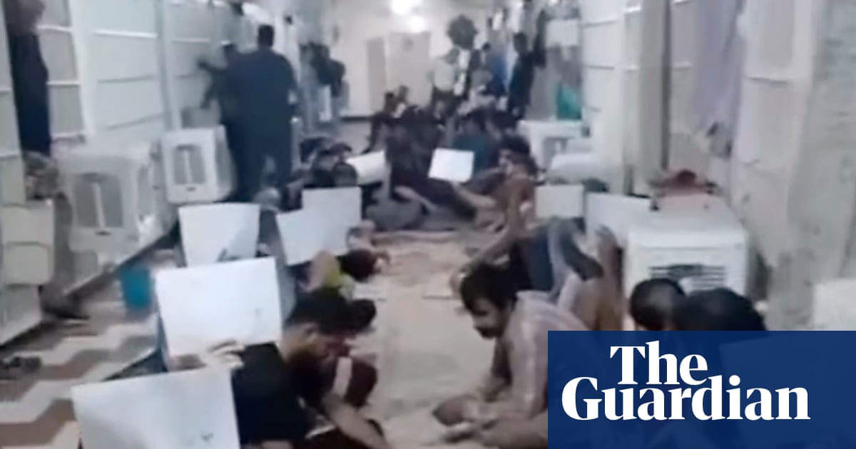 Inmates at Iran’s Largest Prison Stitch Lips Together in Hunger Strike Amid Rising Executions Inmates at Iran’s Largest Prison Stitch Lips Together in Hunger Strike Amid Rising Executions
