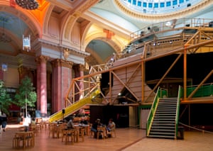 View of the Royal Exchange’s distinctive ‘lunar module’ exterior, situated within a former commodity exchange.