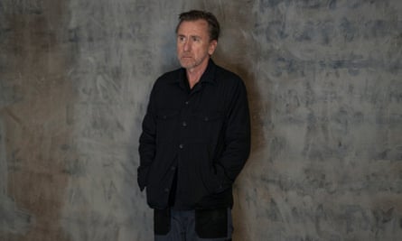 Tim Roth in Tin Star