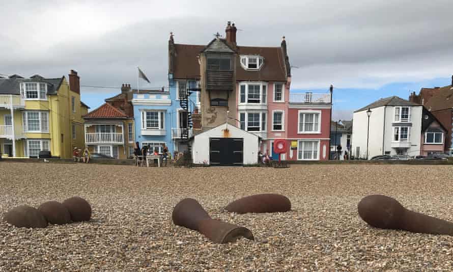 Suffolk town divided over Antony Gormley works placed on beach | Antony Gormley | The Guardian