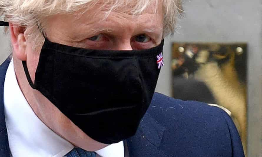 Boris Johnson in mask