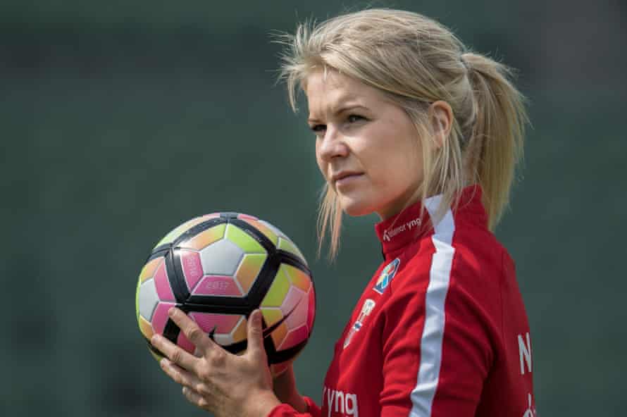Italy and an unusually large number of widescreen humiliations | Football 3 Ada Hegerberg gets ready to inspire.